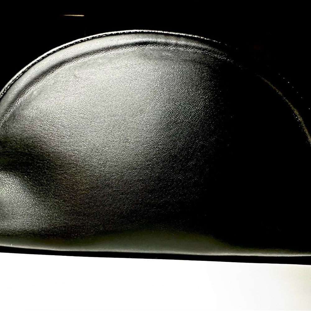 CHANEL Parfums Embossed Cosmetic Pouch in Black Faux Leather GWP - Picture 3 of 13